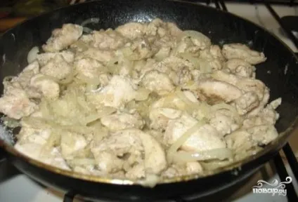 Куряча грудка в часниковому соусі на сковороді - покроковий рецепт з фото на (рецепти) Куряча грудка в часниковому соусі на сковороді - покроковий рецепт з фото на