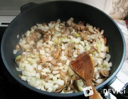 Куряча грудка в сметанному соусі рецепт і поради з приготування (куряча) Куряча грудка в сметанному соусі рецепт і поради з приготування