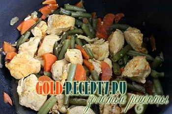 Курка тушкована з стручкової квасолею (стручкова квасоля з куркою) Курка тушкована з стручкової квасолею