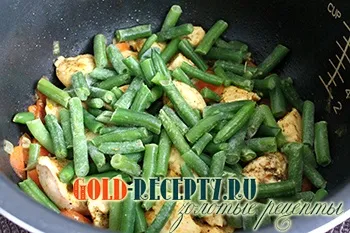 Курка тушкована з стручкової квасолею (квасолею) Курка тушкована з стручкової квасолею