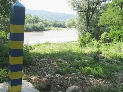 Лікувальна сіль солотвино, світильник з солі (сіль солотвино) Лікувальна сіль солотвино, світильник з солі