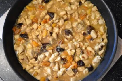 Курка з чорносливом і курагою - рецепт з покроковими фото (курка) Курка з чорносливом і курагою - рецепт з покроковими фото