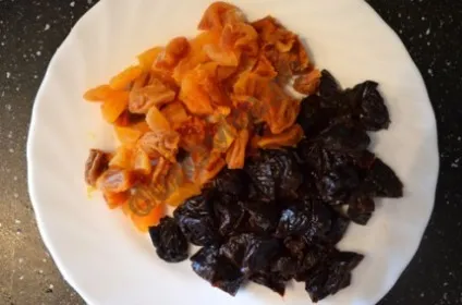 Курка з чорносливом і курагою - рецепт з покроковими фото (курка з сухофруктами) Курка з чорносливом і курагою - рецепт з покроковими фото