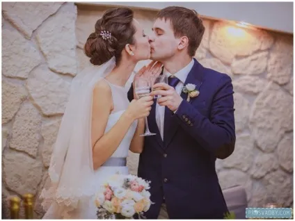 Летюча - лавсторі і синьо-кремова весілля юлии і николая з елементами народного стилю (Чому вибрали саме) Летюча - лавсторі і синьо-кремова весілля юлии і николая з елементами народного стилю
