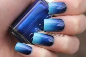 Манікюр під синє плаття