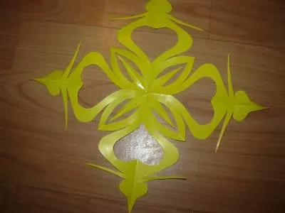 Мамина сторінка - інтереси, творчість, хобі - вчимося вирізати красиву сніжинку з паперу (красиву) Мамина сторінка - інтереси, творчість, хобі - вчимося вирізати красиву сніжинку з паперу