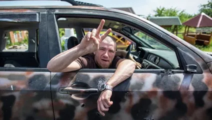 Люди, які називають себе вбивцями «мотороли», записали відеозвернення (порушив перемир'я оголосив війну) Люди, які називають себе вбивцями «мотороли», записали відеозвернення