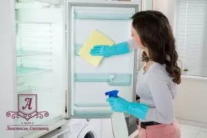 Запах в холодильнику як позбутися швидко різними засобами