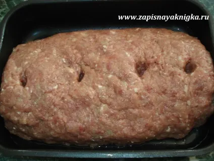 Запечена м'ясний рулет