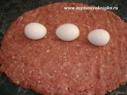Запечена м'ясний рулет