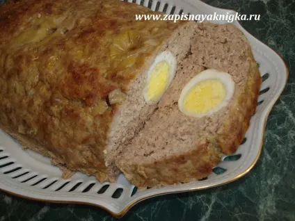 Запечена м'ясний рулет
