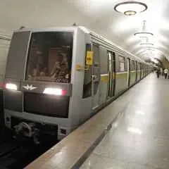 Москва, новини, потяги не ходять від - Боровицької - до - серпуховской - через падіння на рейки (поїзда) Москва, новини, потяги не ходять від - Боровицької - до - серпуховской - через падіння на рейки