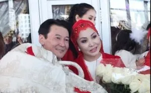 На весіллі дочки Раімбек Баталова ламбаду станцював Кайрат нуртас, аналітичний інтернет-портал