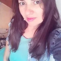 Чи потрібно садити дитину в подушки