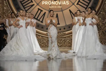 Нова колекція pronovias 2016 (весільні сукні ціни) Нова колекція pronovias 2016
