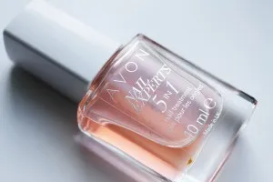 Огляд засобів по догляду за нігтями від компанії avon, косметика avon в харкові (огляд) Огляд засобів по догляду за нігтями від компанії avon, косметика avon в харкові