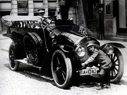 Про компанію audi
