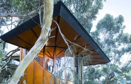 Оригінальний дерев'яний павільйон - затишне місце для архітектора (дерев'яний) Оригінальний дерев'яний павільйон - затишне місце для архітектора