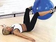 Пілатес на м'ячі fitnesburg - фітнес-портал Запорожьеа (Back Extension Покладіть) Пілатес на м'ячі fitnesburg - фітнес-портал Запорожьеа