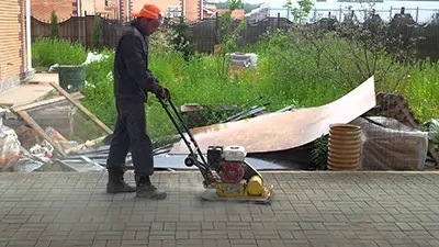 Перелік інструменту, необхідного для проведення робіт з укладання тротуарної плитки (тротуарна плитка) Перелік інструменту, необхідного для проведення робіт з укладання тротуарної плитки