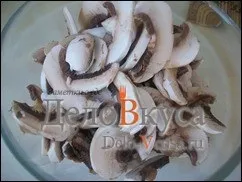 Піца з куркою, грибами