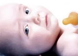 Чому дитина погано їсть суміш