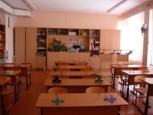 Правильна шкільні меблі