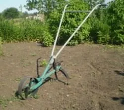 Пристосування для прополки картоплі їжаки, культиватори, саморобні пристосування, вирощування (прополки) Пристосування для прополки картоплі їжаки, культиватори, саморобні пристосування, вирощування