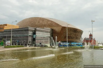 Подорож по великобританії на автомобілі, відгук від туриста montekrishna на (Wales Millennium Centre) Подорож по великобританії на автомобілі, відгук від туриста montekrishna на