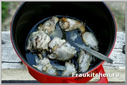 Пряна курка тушкована з перцем і картоплею (курка тушкована перцем) Пряна курка тушкована з перцем і картоплею