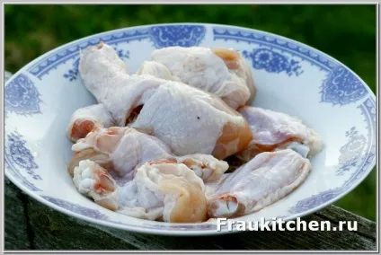 Пряна курка тушкована з перцем і картоплею (курка тушкована перцем) Пряна курка тушкована з перцем і картоплею