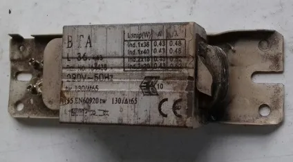 Ремонт люмінесцентної лампи своїми руками відео і поради (люмінесцентна лампа) Ремонт люмінесцентної лампи своїми руками відео і поради