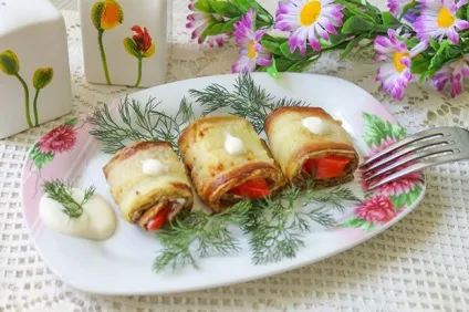 Рецепт рулетиків з кабачків з томатами і куркою