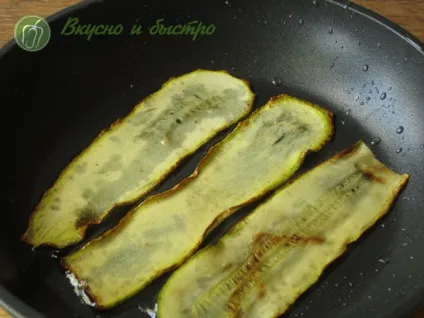 Рулетики з кабачків з сиром і помідорами, а також з часником (рулетики) Рулетики з кабачків з сиром і помідорами, а також з часником