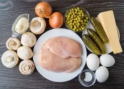 Салат з курячого філе і печериць рецепт з фото, як приготувати на