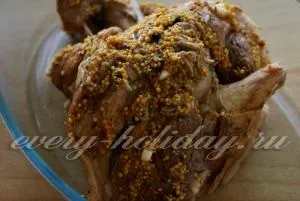 Рулька, запечена в духовці в пиві (гірчиця) Рулька, запечена в духовці в пиві