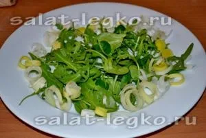 Салат з моцарелою, руколою і помідорами (рукола) Салат з моцарелою, руколою і помідорами