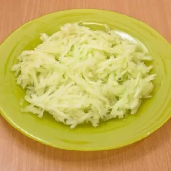 Салат м'ясний з чорносливом і яблуками (м'ясний) Салат м'ясний з чорносливом і яблуками