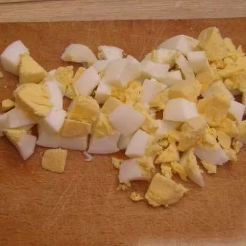 Салат м'ясний з чорносливом і яблуками (м'ясний) Салат м'ясний з чорносливом і яблуками
