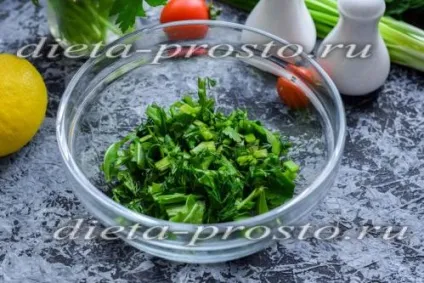 Салат з руколи з помідорами і моцарелою (перець) Салат з руколи з помідорами і моцарелою