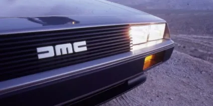 Тисяча дев'ятсот вісімдесят дві Delorean dmc-12 вінтажний тест-драйв (можна) Тисяча дев'ятсот вісімдесят дві Delorean dmc-12 вінтажний тест-драйв
