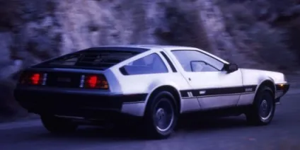 Тисяча дев'ятсот вісімдесят дві Delorean dmc-12 вінтажний тест-драйв (автомобіль) Тисяча дев'ятсот вісімдесят дві Delorean dmc-12 вінтажний тест-драйв