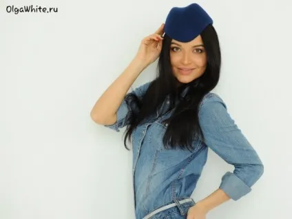 З чим носити капелюх пілотку носити з джинсами, джинсового сорочкою і білим пальто (пальто) З чим носити капелюх пілотку носити з джинсами, джинсового сорочкою і білим пальто