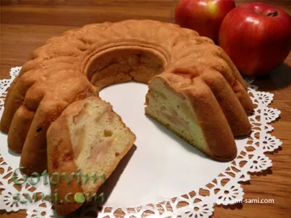Шарлотка з яблуками