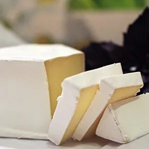 Сир з білою цвіллю види, користь і шкода, food and health (Нешатель) Сир з білою цвіллю види, користь і шкода, food and health