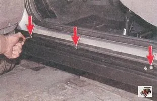 Зняття, установка, заміна декоративних накладок порогів на автомобілі лада пріора ваз 2170 (декоративних) Зняття, установка, заміна декоративних накладок порогів на автомобілі лада пріора ВАЗ 2170