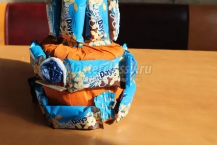 Солодка композиція з цукерок