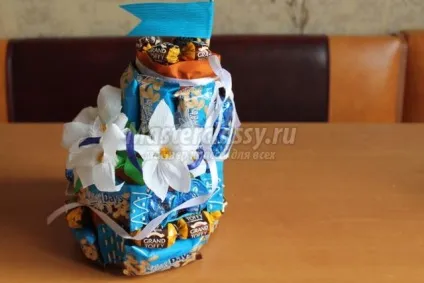 Солодка композиція з цукерок