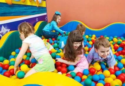 Власний парк атракціонів 11 дитячих атракціонів (парк атракціонів дитячий бізнес річний бізнес дитячі атракціони бізнес-план) Власний парк атракціонів 11 дитячих атракціонів