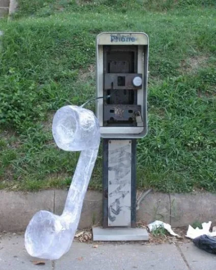 Скульптури зі скотчу, блогер aerin на сайті 14 жовтня 2009, пліткар (скульптури) Скульптури зі скотчу, блогер aerin на сайті 14 жовтня 2009, пліткар